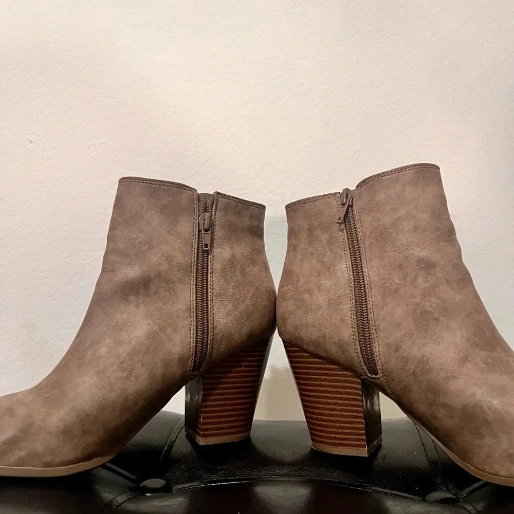 G by‎ Guess faux suede bootie